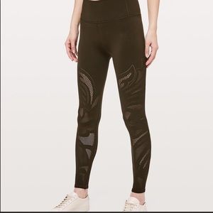Lululemon reveal tights